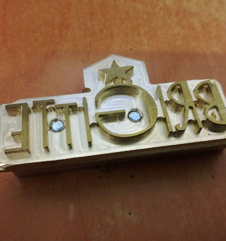 Εικόνα σχετικά με την εφαρμογή: Καλούπι πυρογραφίας επίπεδο και κυλινδρικό